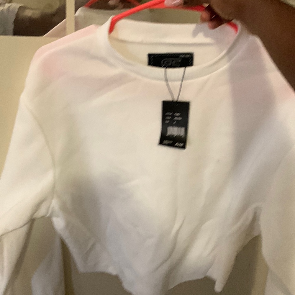 White crop sweatshirt